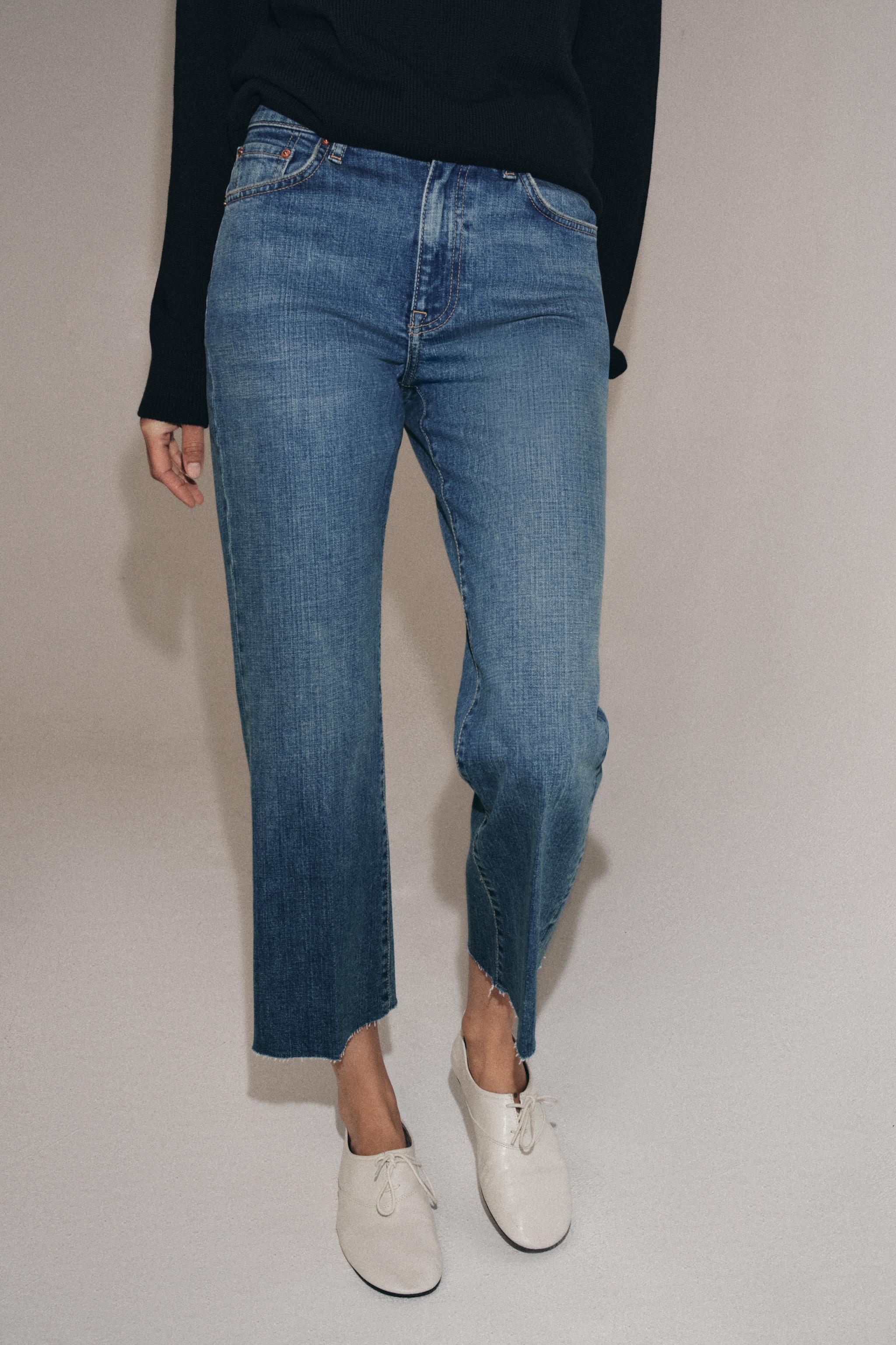 ZW COLLECTION MID-RISE CROPPED FLARE JEANS